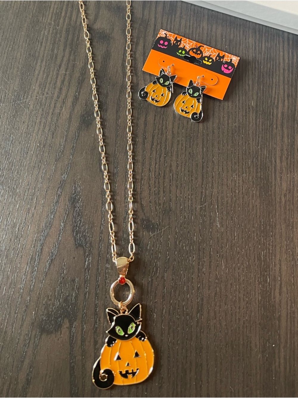 Cute cat in pumpkin necklace and earrings matching set never worn